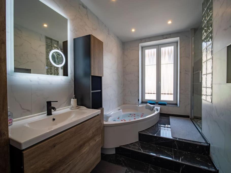 Duplex Jeanne D'Arc Billard Baby Logements Insolites Nancy Exterior foto